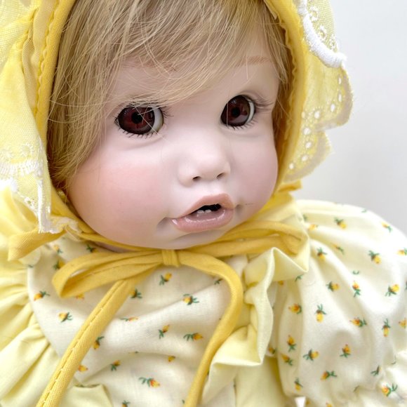 Vintage 1991 Cindy Marschner 20" Reproduction 'Angel Love' Porcelain Doll & Bear - Picture 5 of 14